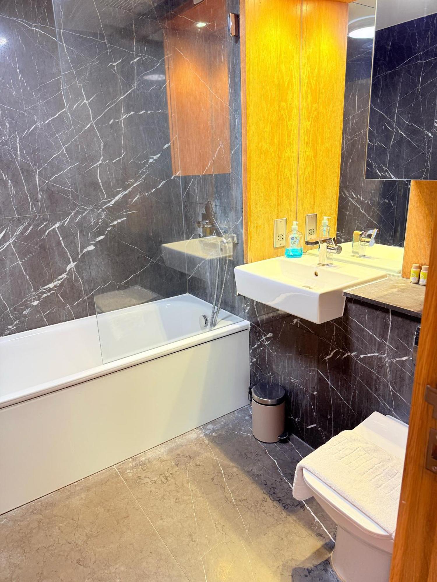Westwood House Apartment Лондон Екстериор снимка